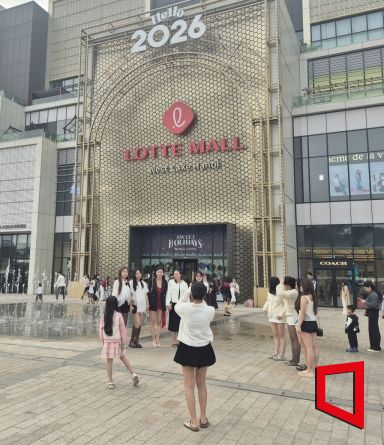 Earning 160 Million Won a Month with Tteokbokki... Hanoi's Hot Spot That Brought Korea in Its Entirety [K-Wave 3.0]⑩