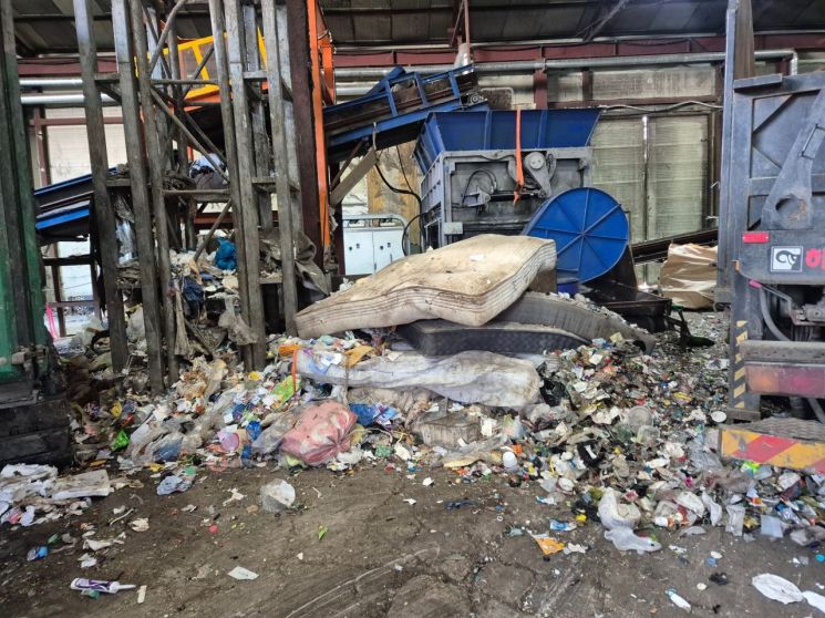 충남, 수도권 쓰레기 불법 반입 또 적발…천안·아산 업체 사법조치