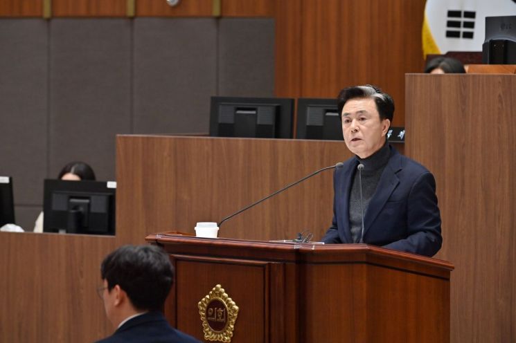 김태흠 "권한 없는 통합은 사기…이런 안은 못 받는다"