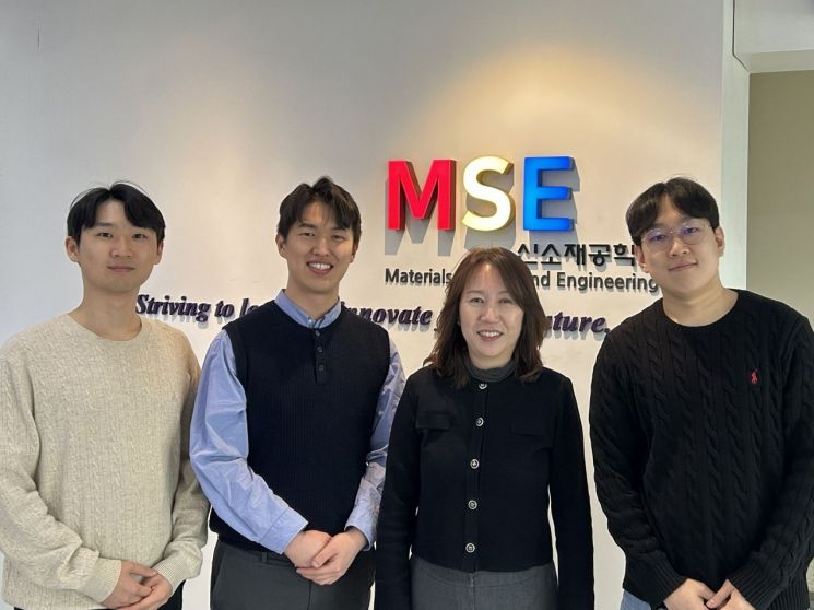 (왼쪽부터) KAIST 양현우 박사과정, 이상재 박사, 조은애 교수, 신동원 박사과정. KAIST 제공