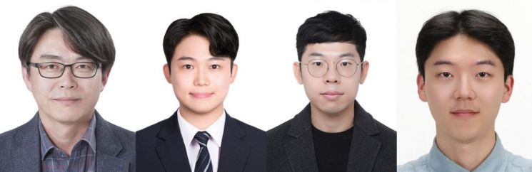 연구진 (좌측부터) 고현협 교수, 이승재 연구원, 이영오 박사, 박철홍 연구원. UNIST 제공