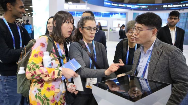 K콘텐츠, 라스베이거스 홀렸다…CES 혁신상 일곱 개 '쾌거'