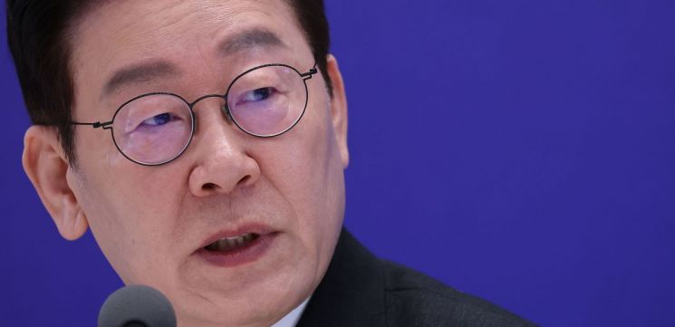 대통령의 살벌한 경고…李 "주가 조작하면 집안 망하는 것 보여주겠다"