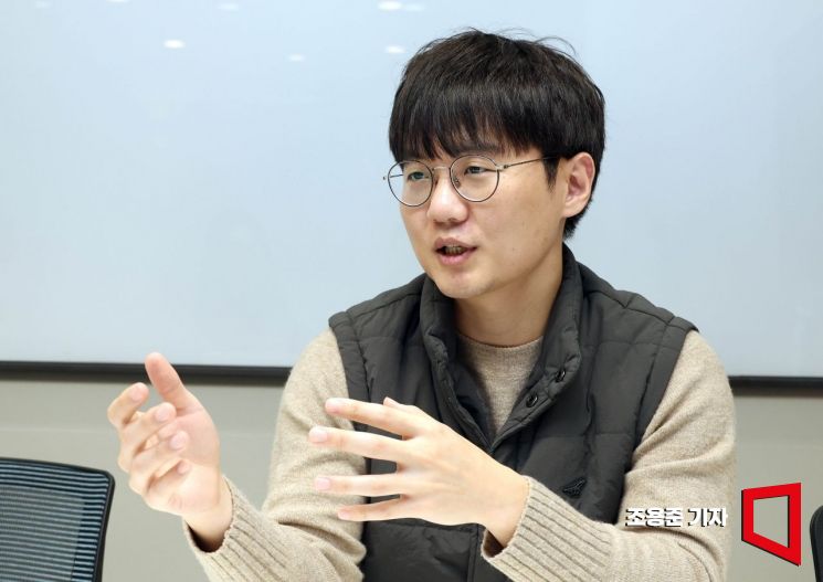 임정환 모티프테크놀로지스 대표가 서울 서초구 강남빌딩에서 아시아경제와 인터뷰 하고 있다. 조용준 기자