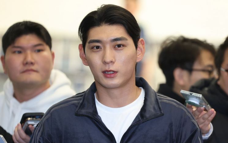 MLB 이정후 美 입국 과정서 억류 해프닝…1시간 만에 풀려나