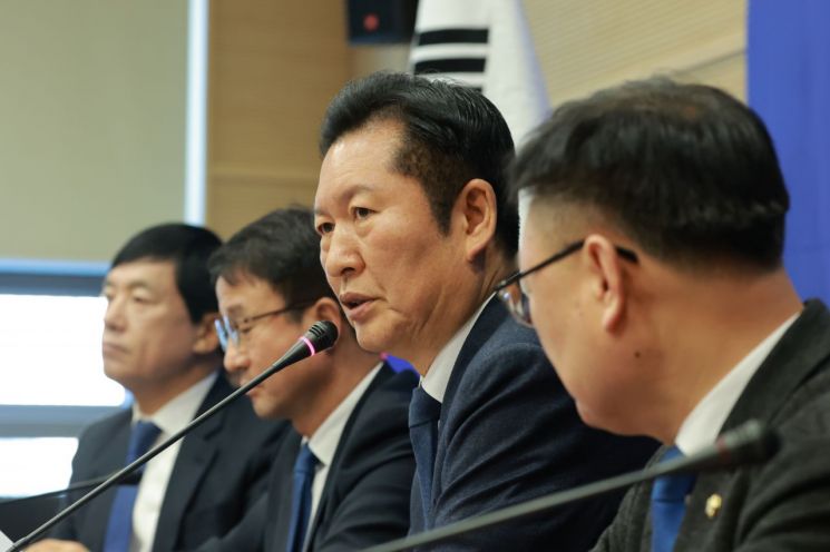 [정국돋보기]정청래·조국·장동혁, 정치생명 건 '합종연횡'