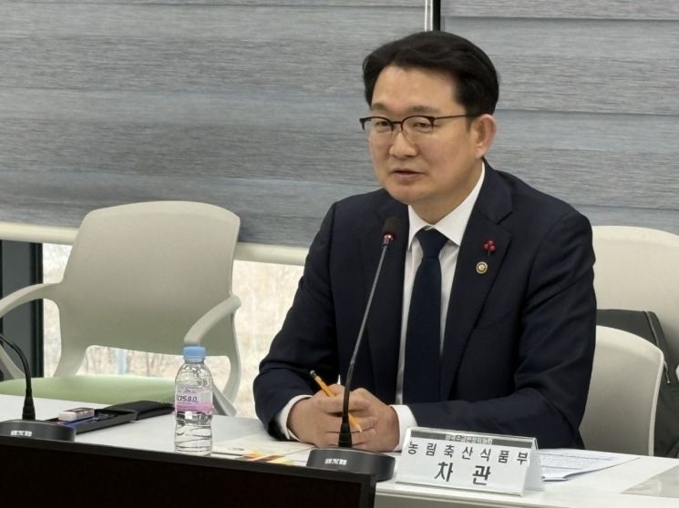 정부, 쌀 10만t 시장격리 않기로…"쌀값 안정 취지"