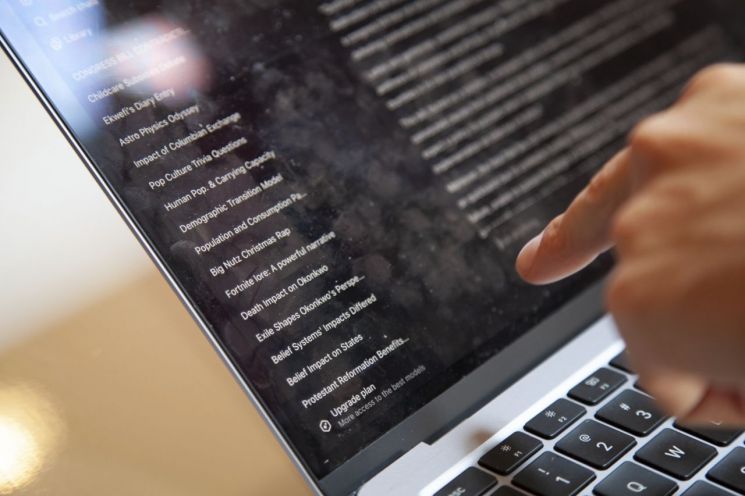 "적금 탔어, 주식 좀 추천해봐" 온갖 질문에 대박 난 줄 알았는데…'특단대책' 나선 오픈AI