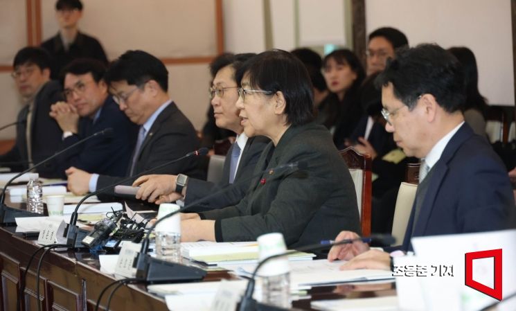 국민연금, 국장 투자 비중 늘린다…14.4%→14.9%로