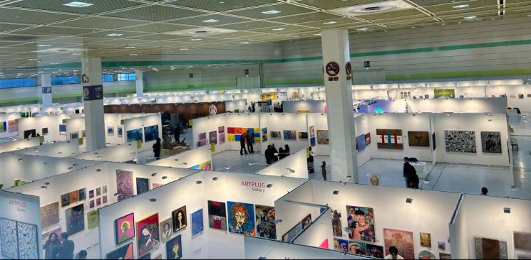 '월드 아트페스타 2026'이 약 3만 명의 관람객 방문과 900여 점의 작품 판매를 기록하며 막을 내렸다. 사진 WAF2026