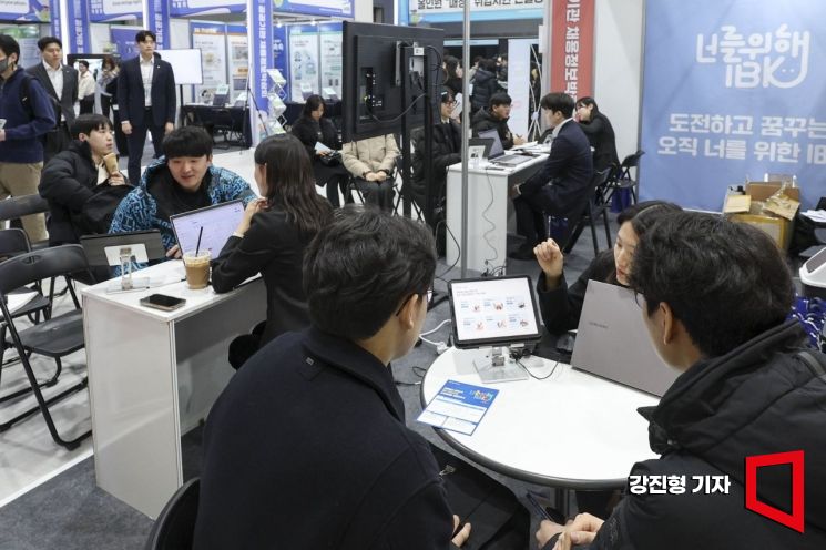 대기업 613만원·중소기업 307만원…임금 격차 여전