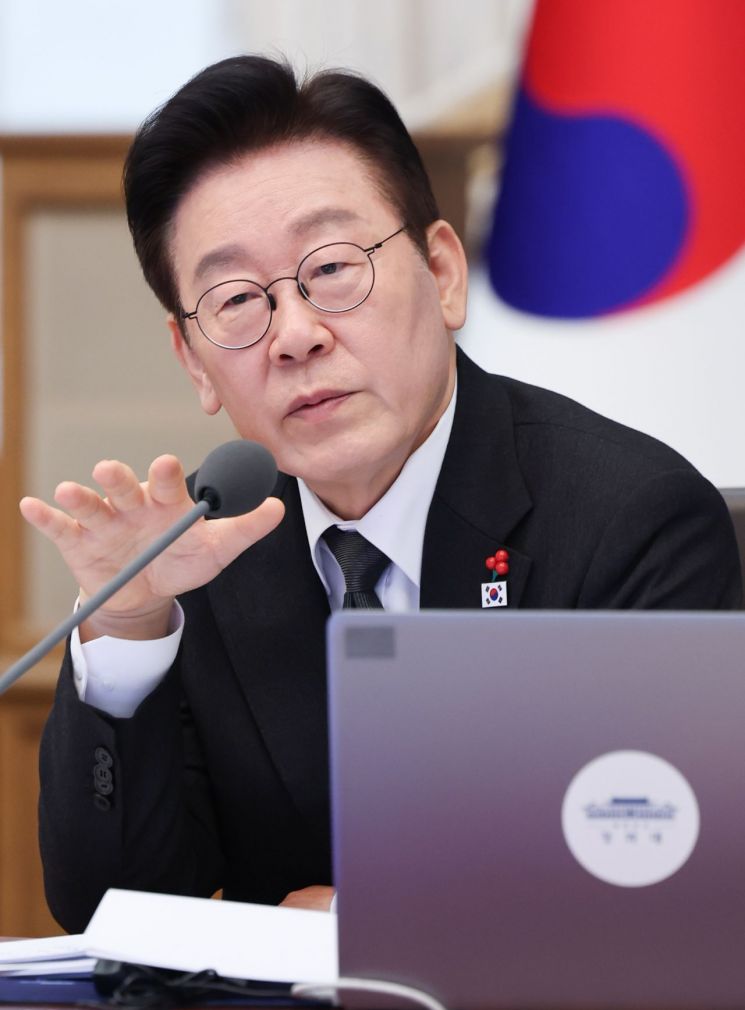 李대통령 "부동산에 비정상적 자원 집중…왜곡 반드시 바로 잡아야"