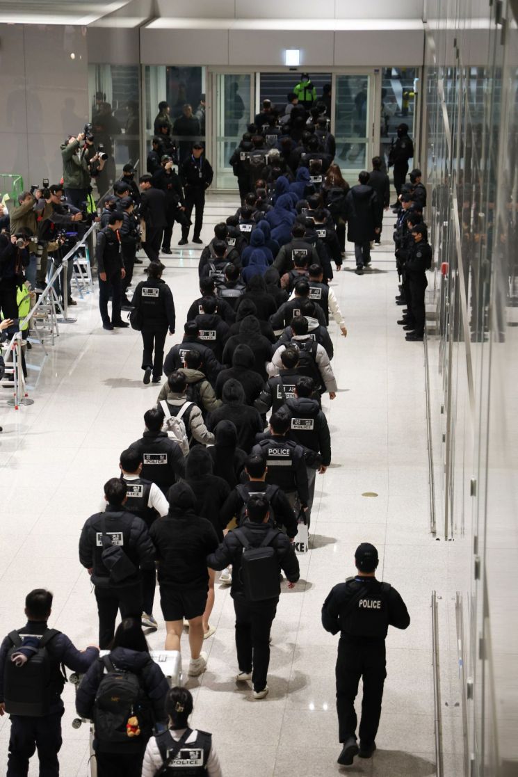 "죄 지으면 반드시 잡힌다" 코리아전담반 50일의 기록