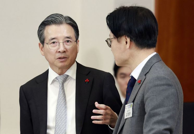 김용범 "자본시장 근본적 업드레이드 필요"…금융위·금감원·거래소 논의 시작