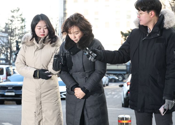 김경, 4차 조사 마무리…경찰, '쪼개기 후원' 명단 확보