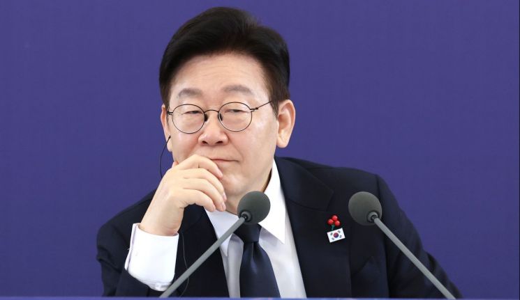 민주당發 리스크에  부담 커진 청와대