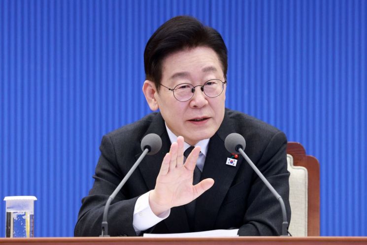 로봇 막겠다는 현대차 노조에…李 "거대한 수레를 피할 수 없다"