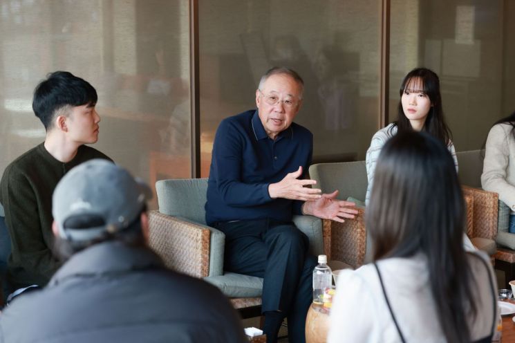 한경협 류진, MZ세대 만나 "학교 밖 청소년 지원 확대"