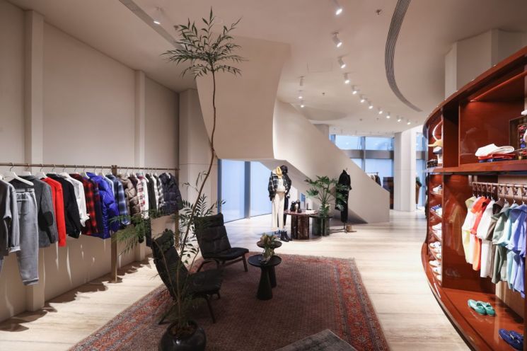 '진격의 K-패션' 헤지스 …중국 첫 플래그십 '스페이스H 상하이' 오픈