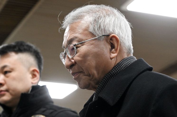 '사법농단' 양승태 2심서 유죄로 뒤집혀…징역 6개월·집유 1년