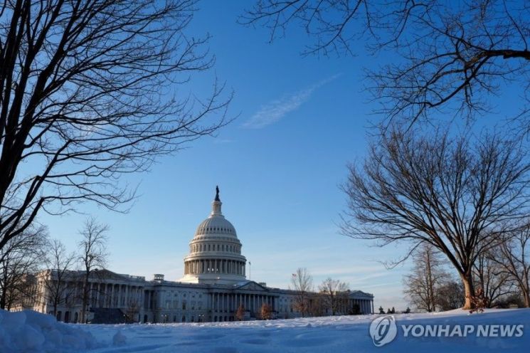 '이민단속 갈등' 셧다운 위기 넘겨…트럼프-美민주 예산안 합의