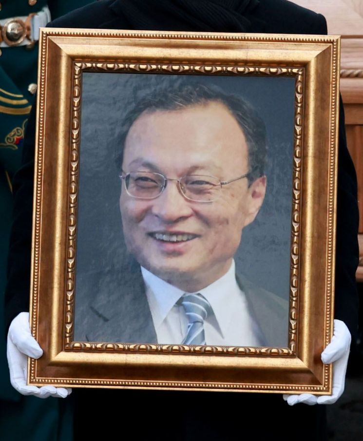 故 이해찬 전 총리 영면에 들다