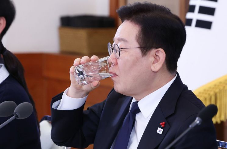 대통령의 최후통첩…李 "중과세 유예 100일 남았다, 정부 이기려 말라"