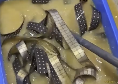 휴대폰서 금 나온다고?… 금값 폭등에 '유심 연금술' 진위 논란