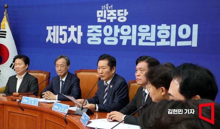 정청래표 '1인1표제' 與 중앙위서 가결…찬성표 60%(상보)