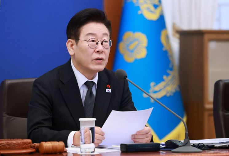 李 "다주택, 일찍 파는 게 유리"…세부담 인상으로 가닥?