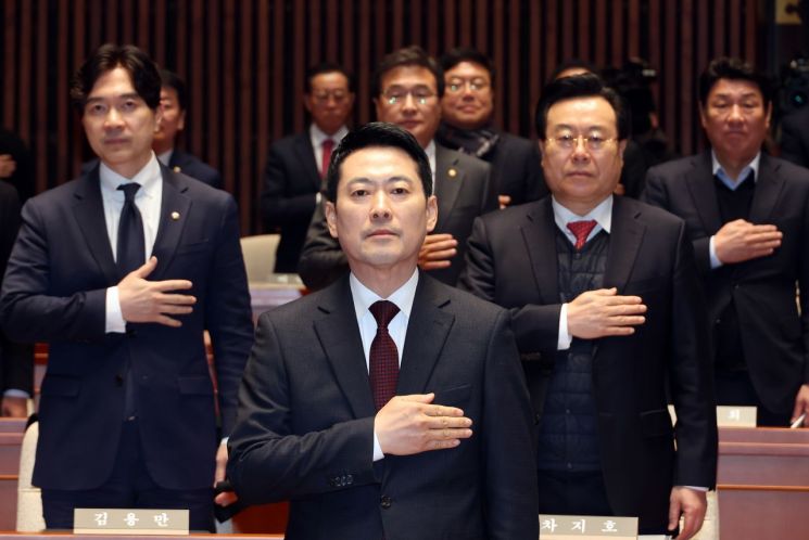 [Current Affairs Show] Jang Sungchul: "The Alpha and Omega for Han Donghoon Is the Badge"