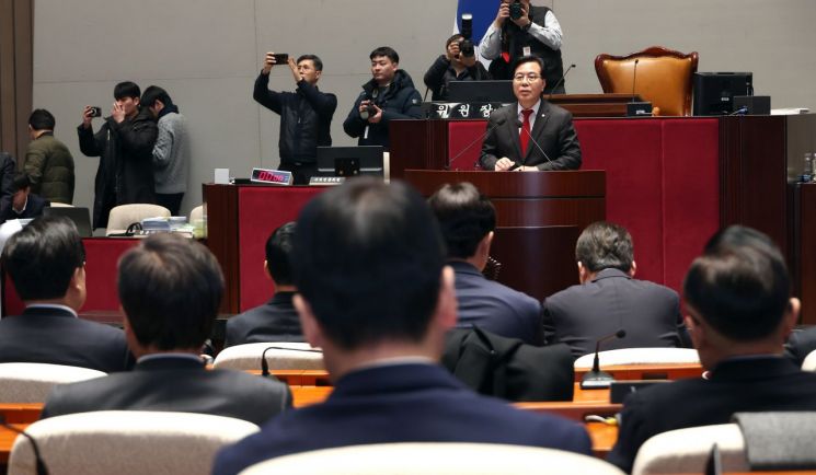 '한동훈 제명' 국민의힘, 3시간 넘는 의총서 내홍 분출(종합)