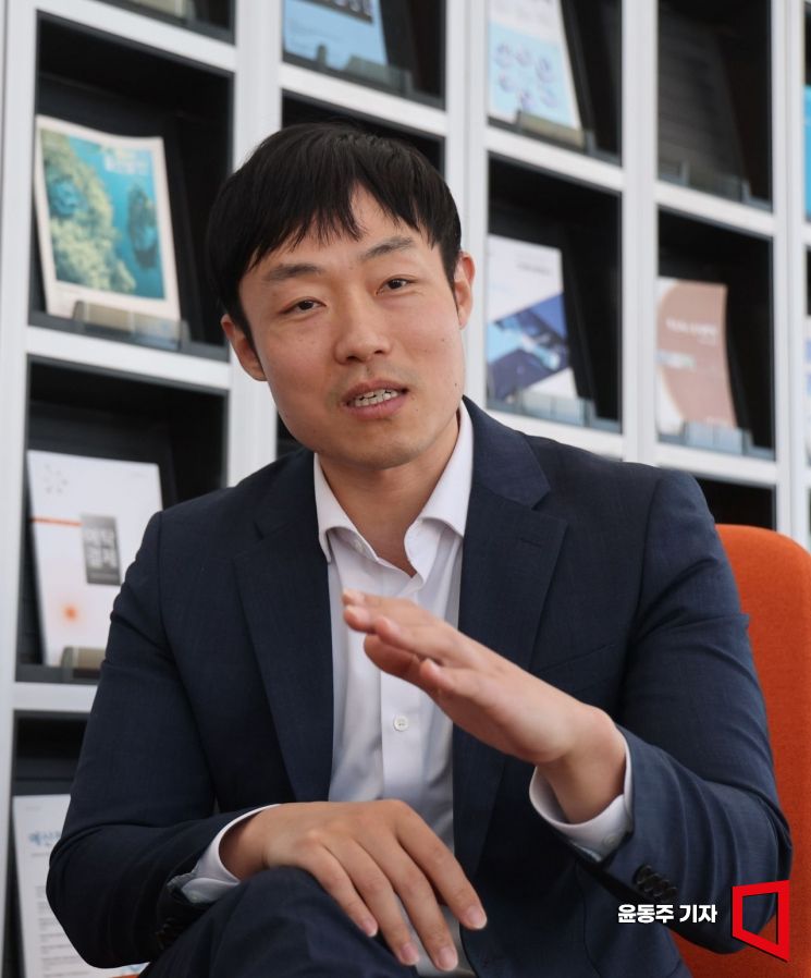 [칩人]"HBM 초호황 시장균열 가속…하이닉스·삼성·마이크론 3강체제 될 것"