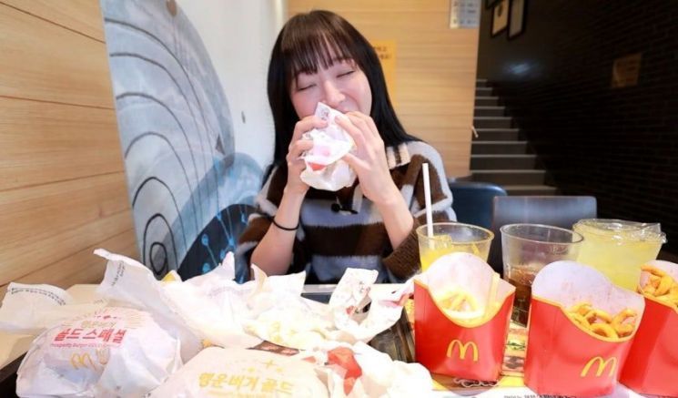 1300만 구독자 '쯔양' "절대 입금하지 마세요" 경고한 까닭