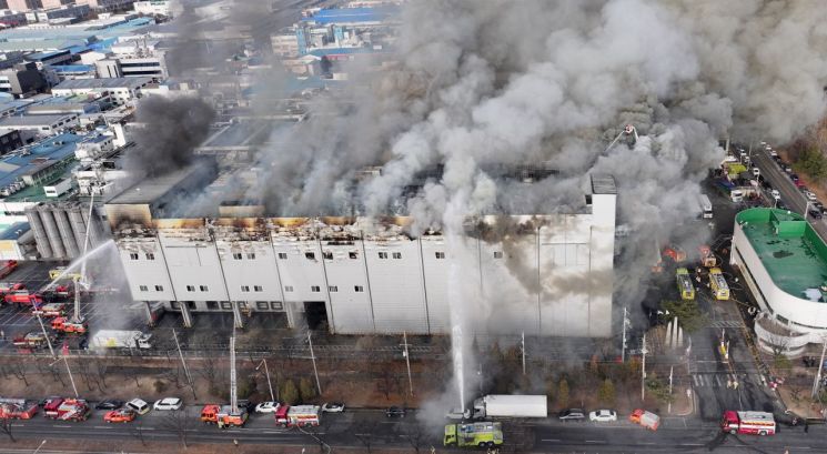 경기 시흥 SPC삼립 공장 화재…3명 연기흡입 치료(상보)