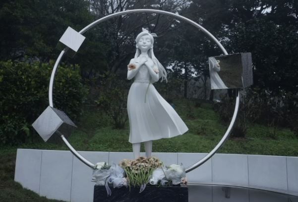 구준엽, 서희원 사망 1주 조각상 세워…"죽도록 보고 싶어"