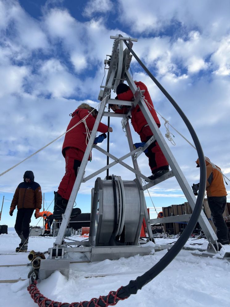다 녹으면 해수면 65㎝ 상승…韓英연구팀, 남극 스웨이츠 빙하 아래 바다 들여다봤다