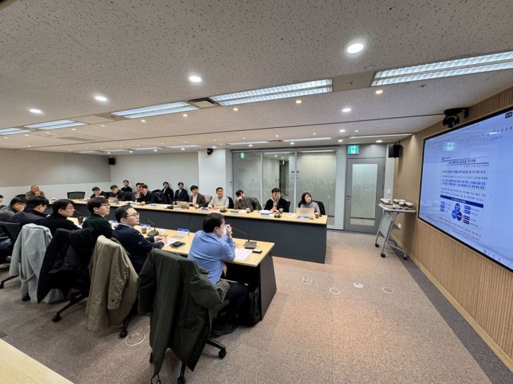 과학기술정보통신부가 국산 AI반도체의 공공부문 수요 창출 및 사업화를 지원하기 위해 개최한 AI반도체 혁신조달 간담회가 4일 대한상공회의소 빌딩에서 열렸다. 사진=백종민 테크 스페셜리스트