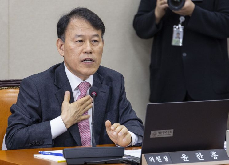 국회 정무위, 김병주 MBK회장 등 국감 증인 고발 놓고 여야 공방