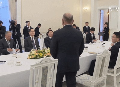 "야망 있으시네" 대통령 자리 앉을 뻔한 정의선… 빵 터진 이재용