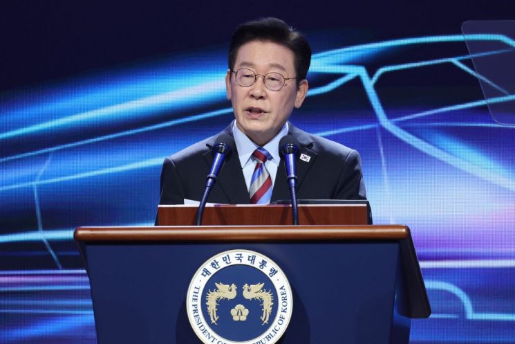 李대통령 "수도권~거제 2시간대, 이순신 장군 승리한 '견내량'서 국토대전환 첫 삽"(종합)