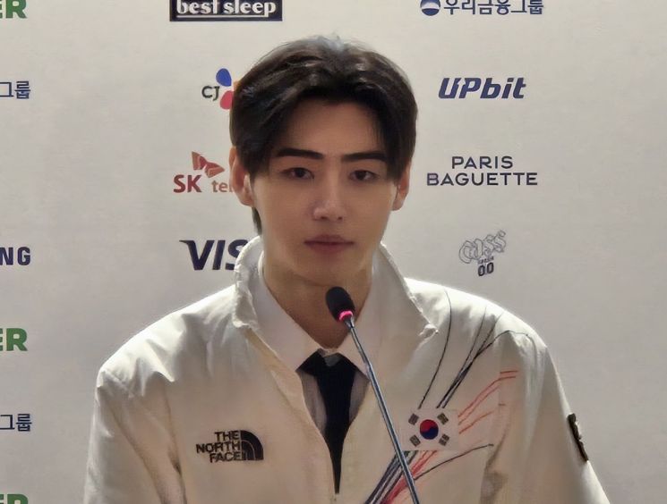 이탈리아 코리아하우스에서 열린 기자회견에 참석한 성훈. 연합뉴스