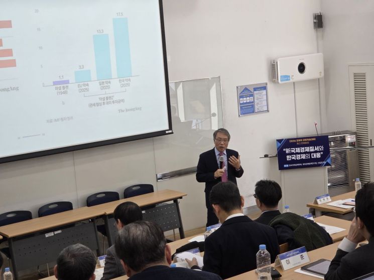 AI 시대 '경제 석학'이 찾은 저성장 극복 해법은…"잠재성장률 2%도 가능" 