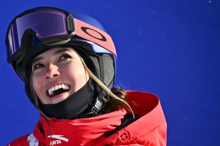 1년 간 337억 쓸어 담았다…2800명 선수 중 '수입 1위' 스키 스타 구아이링