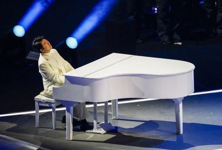 신화·오페라·패션 어우러진 밀라노·코르티나 올림픽 개회식…성대한 축제 개막 선언