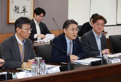 연체 없는 저신용 자영업자도 신용카드 발급…후불교통도 허용