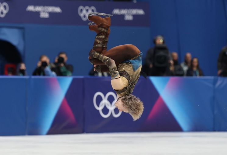"너무 위험해" 금기의 기술…50년 만에 '백플립' 보란 듯 성공시킨 말리닌