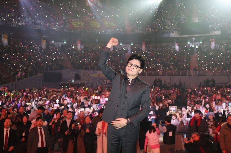 한동훈 "제가 제풀에 꺾여 그만둘 것이란 기대 접으라"