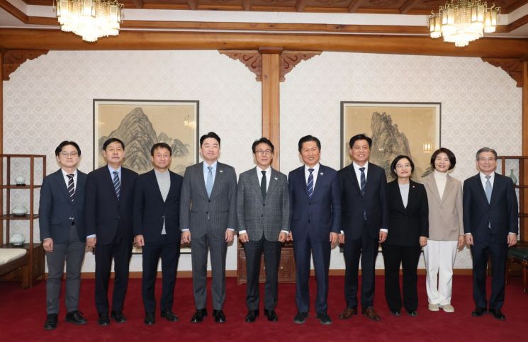 당정 "유통산업법 개정 추진…부동산감독원 조속 설치"(상보)