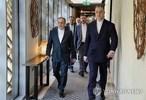 이란 대통령 "미국과 회담 진전된 한 걸음"…위협 시도에는 강력 반발